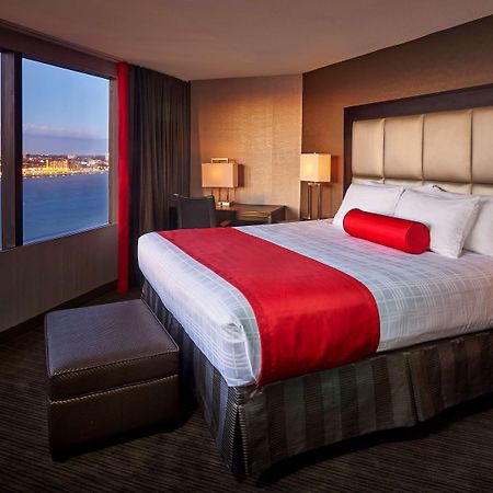 Best Western Plus Waterfront Hotel Windsor Esterno foto