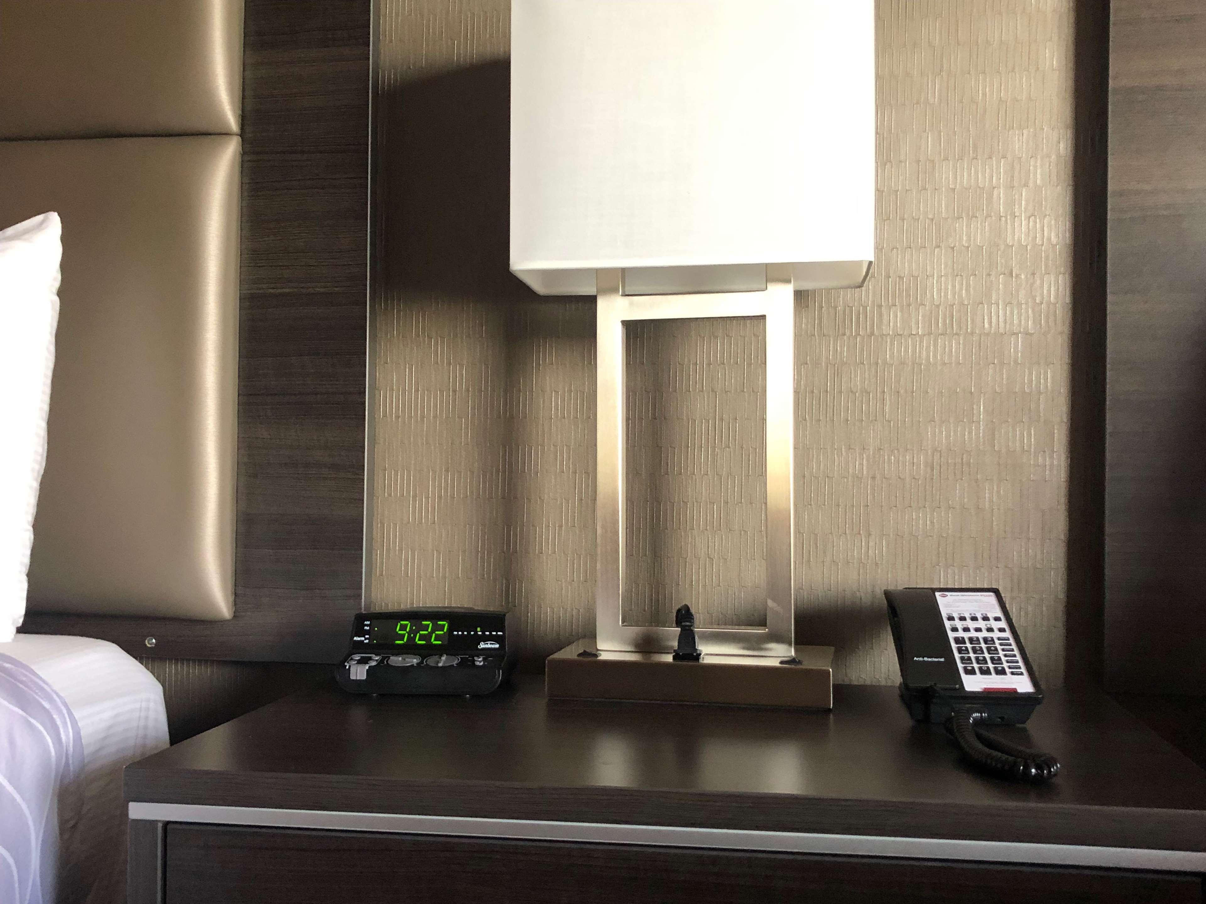 Best Western Plus Waterfront Hotel Windsor Esterno foto
