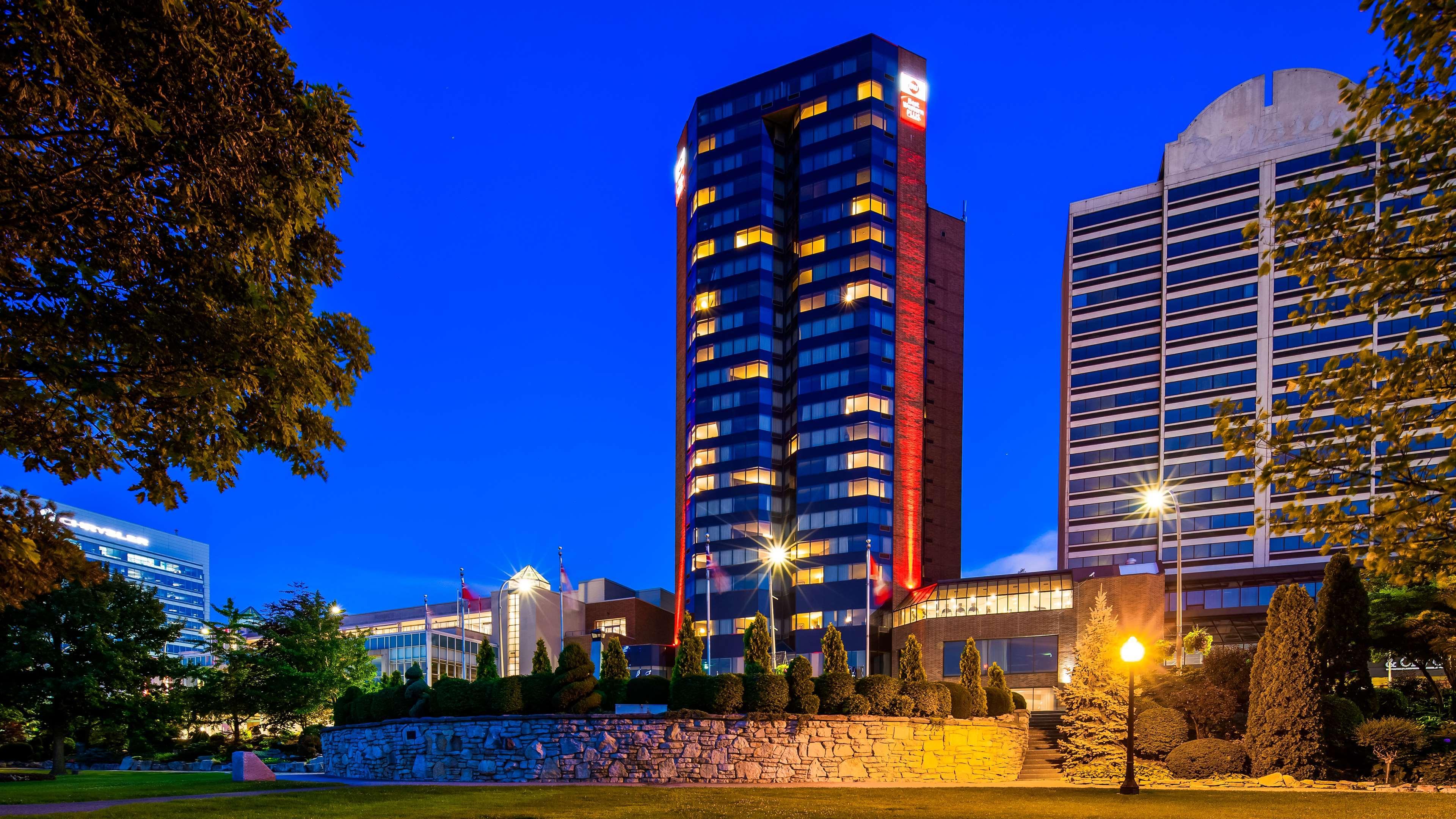 Best Western Plus Waterfront Hotel Windsor Esterno foto