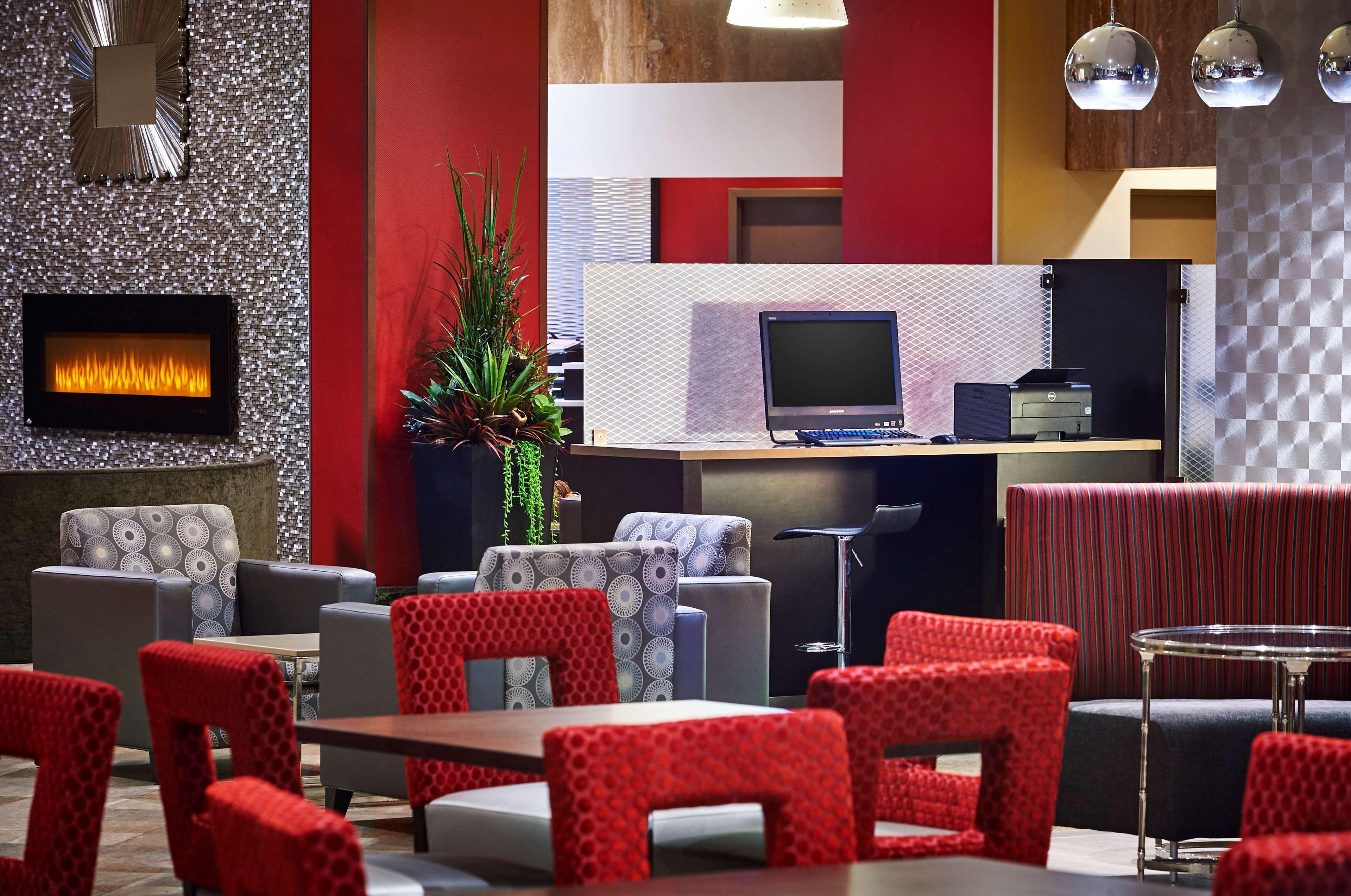 Best Western Plus Waterfront Hotel Windsor Esterno foto