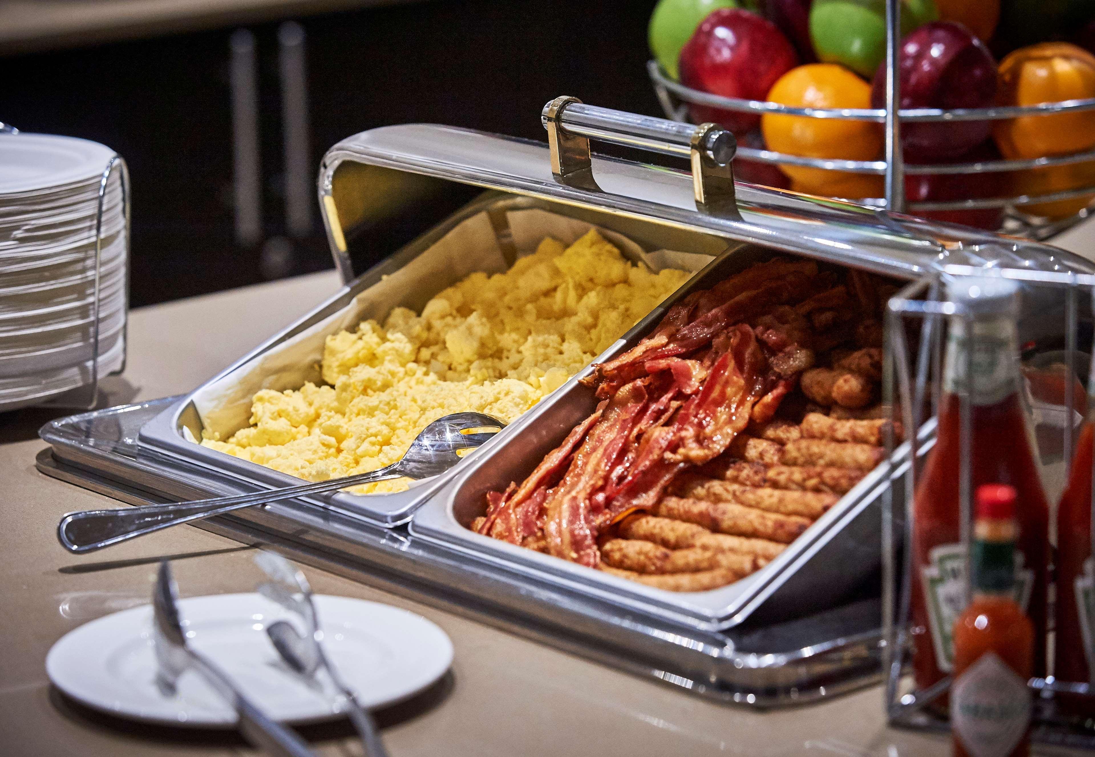 Best Western Plus Waterfront Hotel Windsor Esterno foto