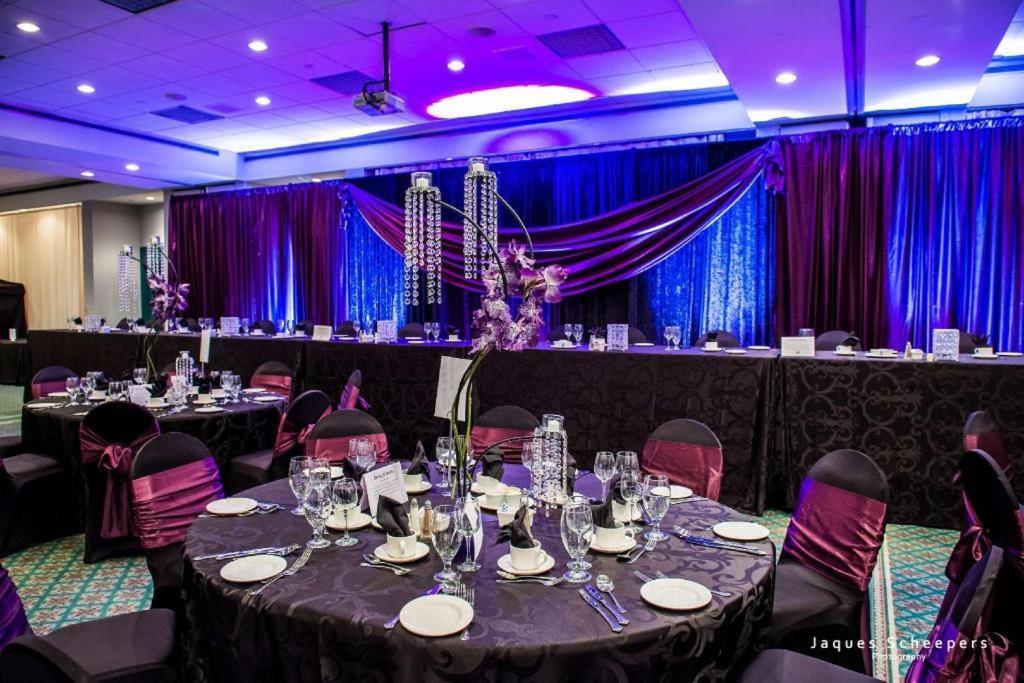 Best Western Plus Waterfront Hotel Windsor Esterno foto